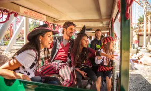 Six Flags, Ziyaretçilerine Sezonluk Pass Alımlarında Şimdi Al Sonra Öde İmkanı Sunuyor