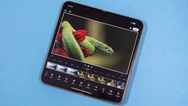Adobe Premiere Android'e güçlü video düzenlemeyi nihayet ücretsiz getirdi