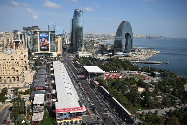 Azerbaycan'da F1: neredeyse kıl payı bir yarış