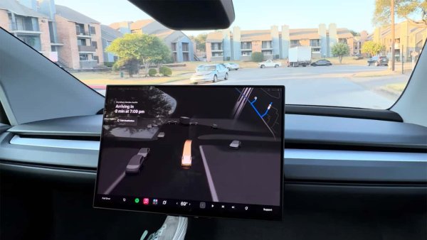 Tesla’nın Cybercab’i Austin’de Yolcu Taşımaya Başladı: Sürüş Neredeyse Sıkıcı Derecede Pürüzsüz