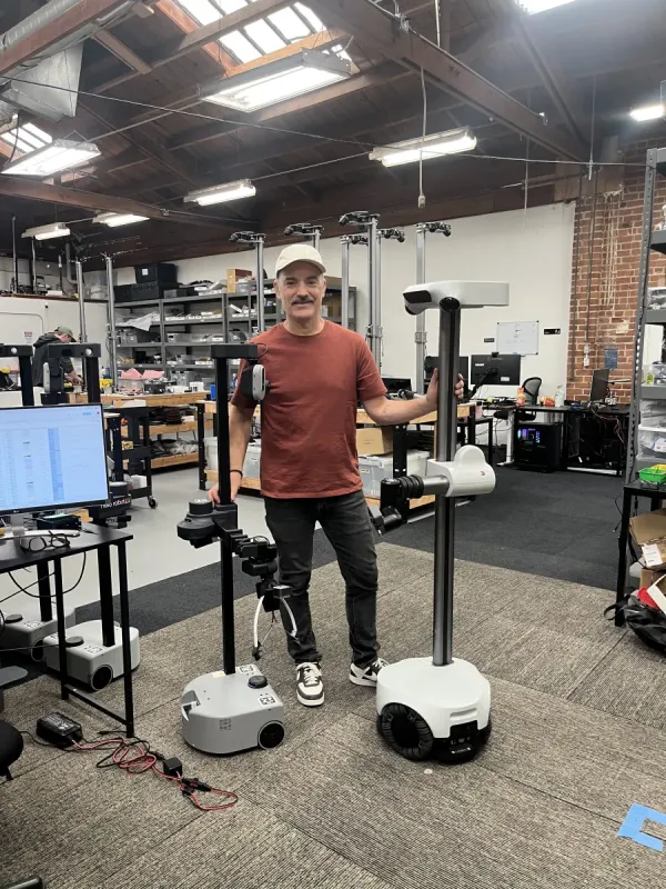 TechCrunch Disrupt 2026'da Aaron Edsinger sahnede Hello Robot'un Stretch 4'ünü canlandırıyor