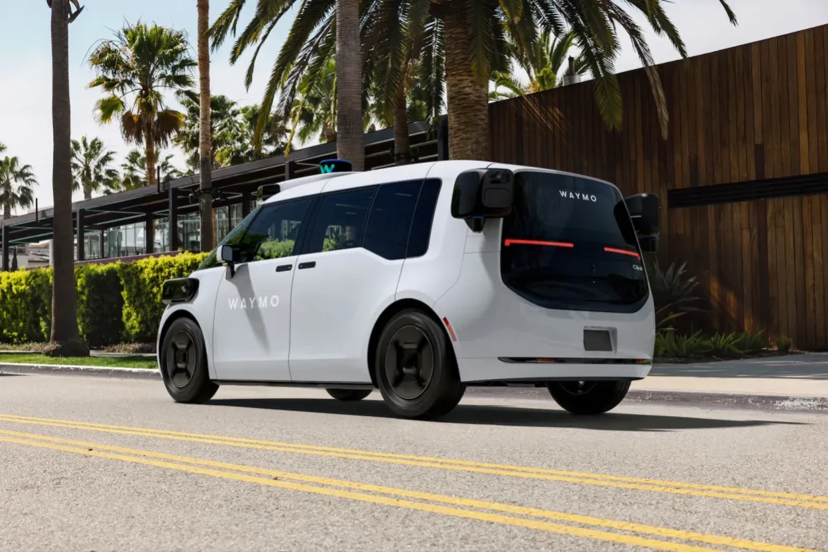 Waymo Las Vegas'ta robotaksi servisini halka açtı
