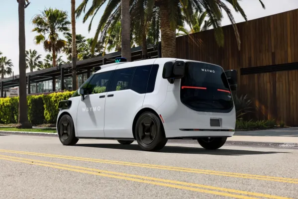 Waymo Las Vegas'ta robotaksi servisini halka açtı