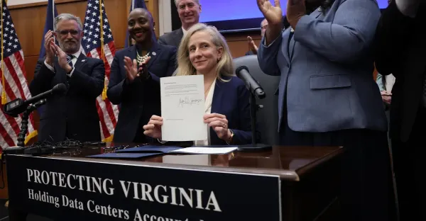 Virginia valisi yapay zeka görev gücü oluşturdu ve veri merkezlerini sınırlamaya yönelik adım attı