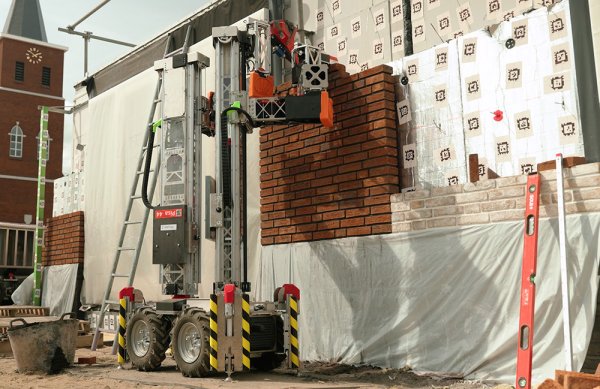 Tuğla döşeme Monumental'a inşaat robotları hakkında neler öğretti
