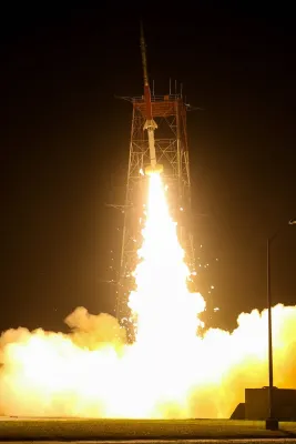 NASA Roketi, Radyo Sinyallerini Bozan Gizemli Bulutların İçine İlk Kez Çoklu Noktadan Bakış Attı
