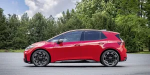 Volkswagen'ın yeni elektrikli sıcak hatch'i Golf GTI'den daha fazla güç sunuyor