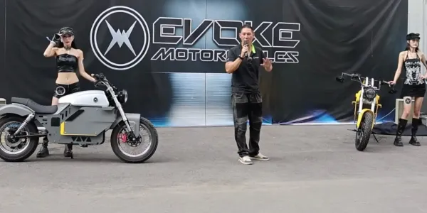 Evoke'un 5.000 Dolarlık Yeni Elektrikli Motosikleti Otoban Hızlarına Ulaşabiliyor; ABD ve AB'ye Geliyor