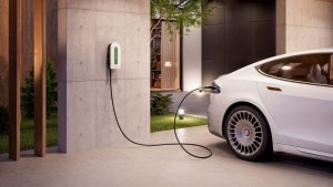 Schneider'ın Yeni Araç Şarj Cihazı, Tesla'ya Fiyat ve Dahili Özellikleriyle Meydan Okuyor