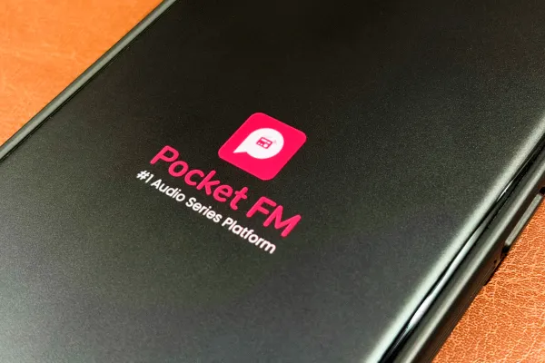 Hindistan'ın Pocket FM'i yıllık gelir hızını 500 milyon dolara ikiye katladı, yapay zekâ ses içeriğinin %93'ünü oluşturuyor