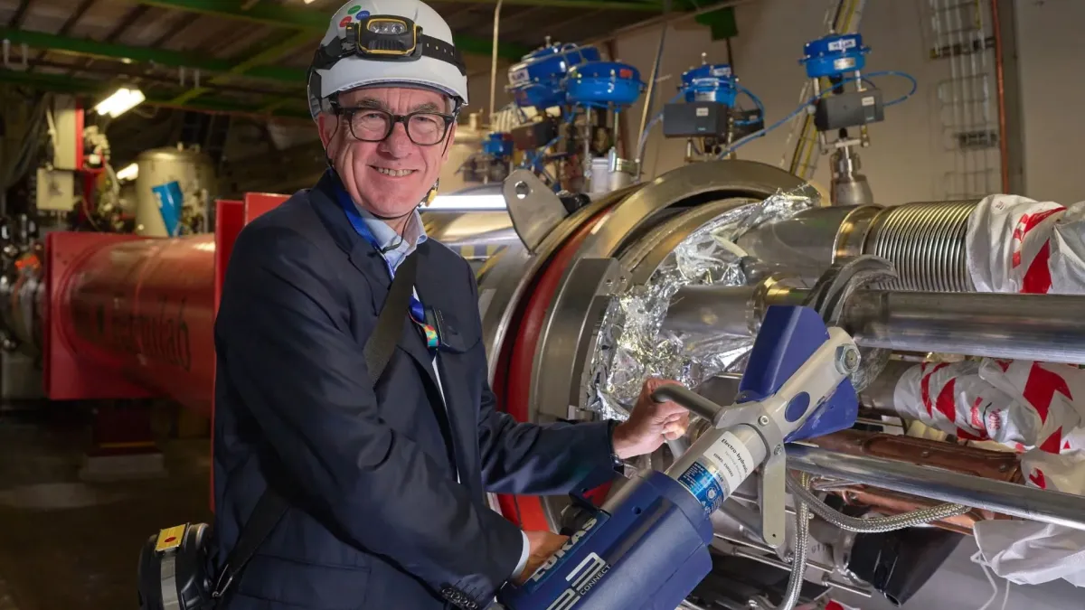CERN Büyük Hadron Çarpıştırıcısını sökmeye başladı