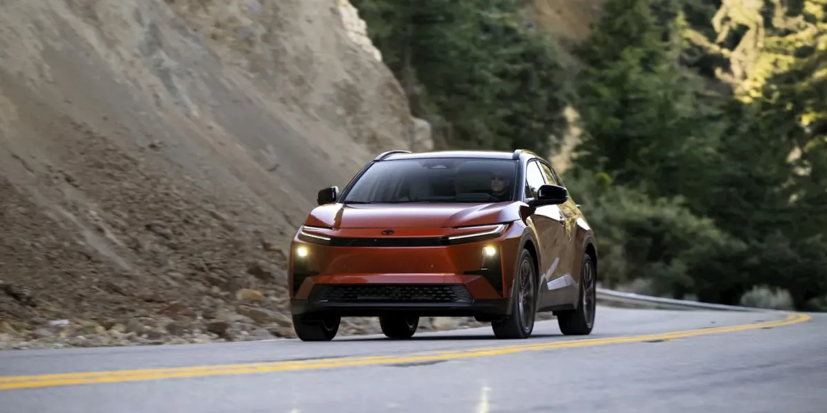 Toyota, 10 Bin C-HR Elektrikli Aracı Geri Çağırıyor