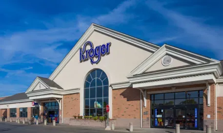 Kroger, Zorlanan Tüketiciler Temel Ürünlere Yönelince Satış Büyüme Beklentisini Kesti