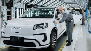 Başkan Trump Çinli elektrikli araçlara açık olduğunu söyledi ancak sadece burada üretilirlerse