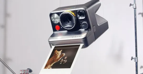 Polaroid'in yeni anlık kamerası dört yaratıcı çekim modu sunuyor