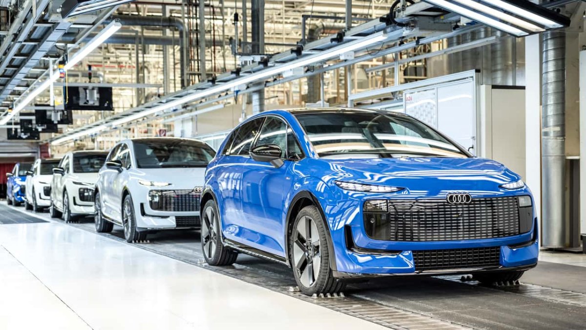 Audi A2 e-tron'u olağandan 21 ay daha hızlı geliştirdi. Sırrı daha fazla mühendis değildi