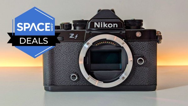 Kaçırılmayacak 450 Dolar İndirim: Retro Tasarımlı Bu Nikon'u 2000 Dolar Altındaki En İyi Kamera Seçtik, Ancak Hızla Tükeniyor