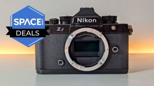 Kaçırılmayacak 450 Dolar İndirim: Retro Tasarımlı Bu Nikon'u 2000 Dolar Altındaki En İyi Kamera Seçtik, Ancak Hızla Tükeniyor