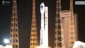 Vega C roketi Güney Amerika'dan yörüngeye iki Avrupa Dünya gözlem uydusu fırlattı