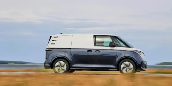 Volkswagen, ID. Buzz Cargo'nun Uzun Dingil Mesafeli Elektrikli Ticari Aracını Piyasaya Sürüyor