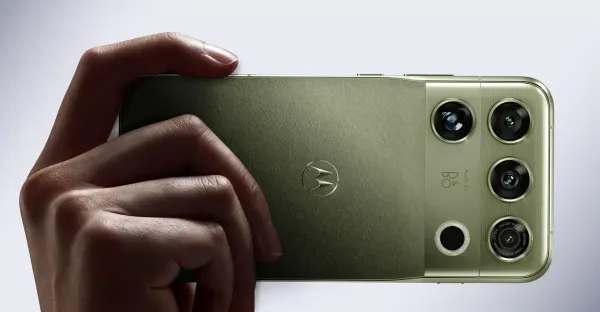 Motorola'nın sıra dışı görünen Signature 27'si Qualcomm'un yeni Extreme yonga setini kullanıyor
