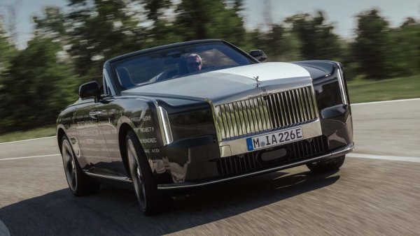 Rolls-Royce'un son sorunu: yeni elektrikli aracının kaşmir çatısını 176°F'de sağlam tutmak