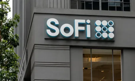 SoFi 25 milyar dolarlık kart programını stablecoin yerleşiminin arkasına yatırıyor