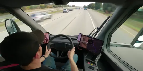 Tesla Semi 2.500 kamyonluk sipariş kazandı, ABD elektrikli Class 8 filosunu ikiye katlıyor