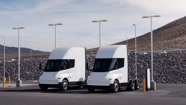Tesla'nın Avrupa Megacharger yayılımı 100'den fazla megavat kapasiteli şarj cihazıyla başlıyor