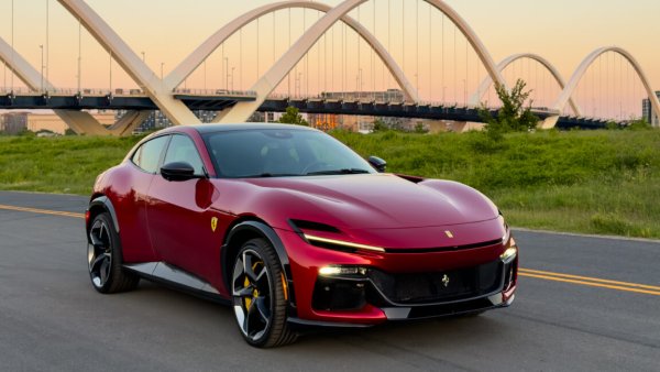 SUV demeyin: Ferrari Purosangue incelemesi