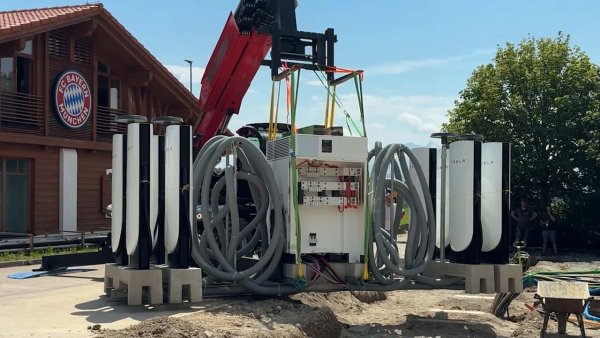 Tesla'nın yeni 'akordeon' süper şarj üniteleri anında devreye alma vaat ediyor