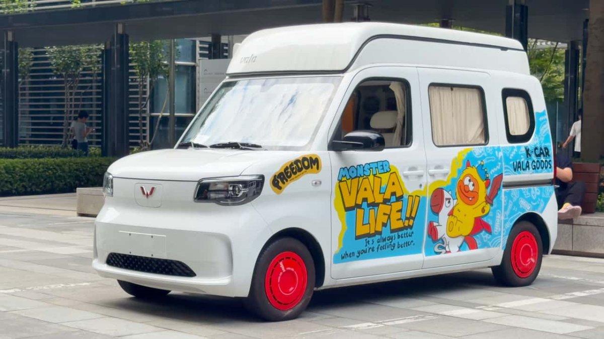 Bu minik elektrikli karavan Chevy Bolt'tan daha küçük, dört kişi uyutuyor