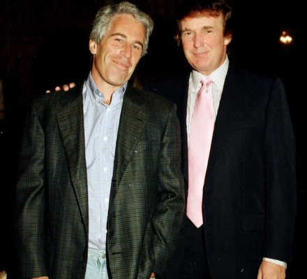 Epstein'in çocuk seks fotoğrafları koleksiyonu olduğu iddia ediliyor; mağdurlar kimlerin olduğunu öğrenmek için dava açtı