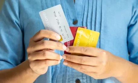 Kredi kartı verenlerin en büyük rakibi cüzdanda olabilir