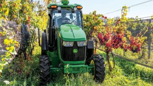 John Deere'in kendi kendine onarım servisiyle traktörü tamir ettim. Çiftçiler ikna olmadı