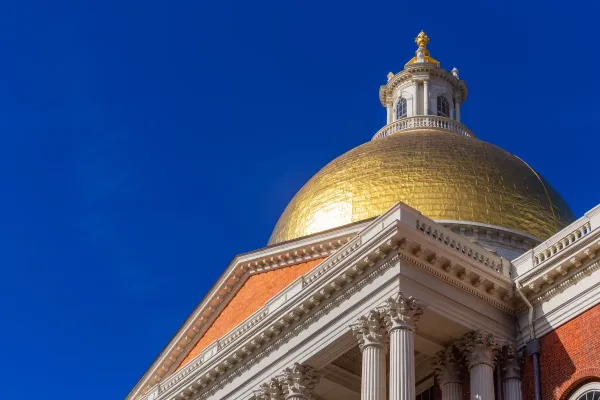 Massachusetts veri merkezlerine yeni temiz enerji kuralı getirdi