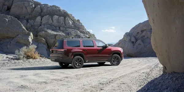 Jeep Wagoneer ve Ram 1500'ün Menzil Uzatmalı Elektrikli Modelleri Yeniden Gecikiyor