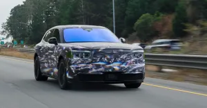 Bentley Torcal: Elektrikli SUV'de Orijinallik ve Sahte V8 Sesleri Dengesi