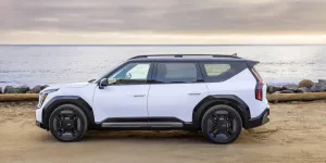 Kia EV9'da büyük indirim sunuyor, bazı bayilerde 15.000 doların üzerinde indirim