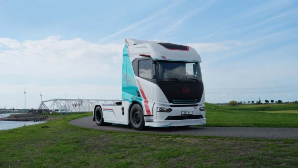Byd tesla semi'ye rakip 372 mil menzilli kamyonunu tanıttı