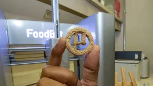 NASA destekli bilim insanları plastik atıkları yenilebilir kurabiyeye dönüştürdü