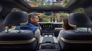 GM'in yeni kamyon kullanıcı arayüzü CarPlay ile daha iyi uyum sağlıyor