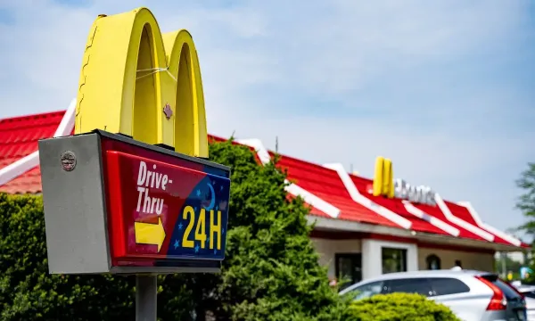 McDonald’s drive-thru’yu yapay zekaya emanet ediyor