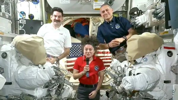Uzayda İşçi Bayramı: NASA Astronotları Tatili İzinli Geçiriyor