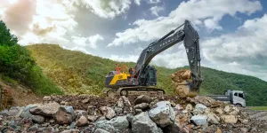 Yeni 50 tonluk Volvo EC500 Electric ekskavatör şarj gerektirmiyor