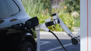 Geely’nin yapay zekâ destekli hızlı şarjı EV bataryalarını iyileştiriyor, çevrim ömrü %20 artıyor