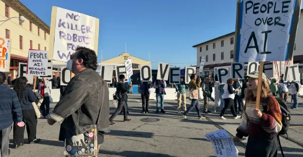 OpenAI DevDay'de protesto gösterisi