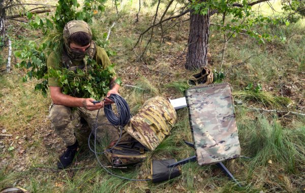 Ukrayna, Starlink'te hız kısıtlaması ve istihbarat uyarısı eksikliğiyle karşı karşıya kaldı