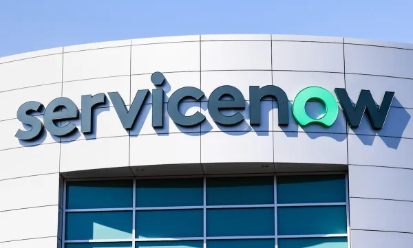 ServiceNow, yapay zekâ ajanı girişimi Decagon'u satın alma ilgisi haberlerini yalanladı