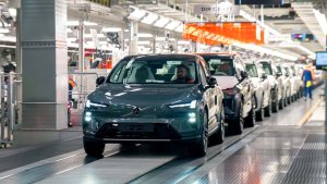 ABD'de binlerce satması beklenen Volvo EX60 bu yıl yollara çıkamıyor